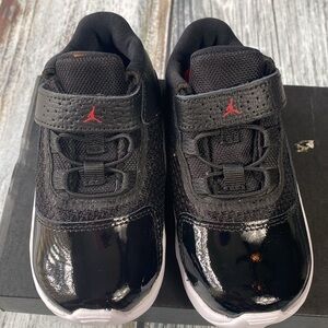 Kids Jordan 11 CMFT LOW Black Sneakers with Red Accents SIZE 8C
